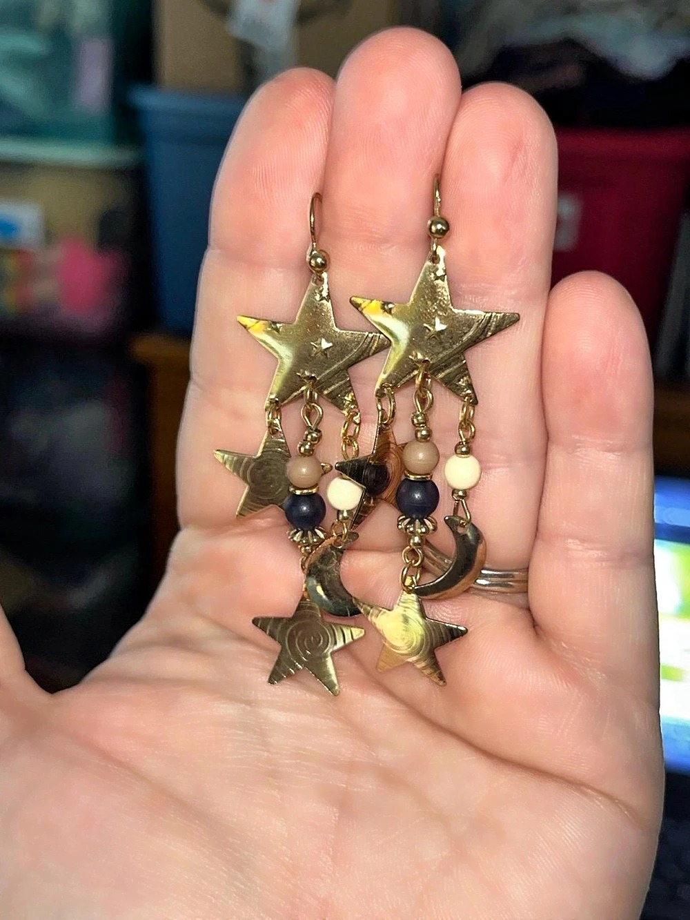 80s Star Charm Dangle Earrings in Gold